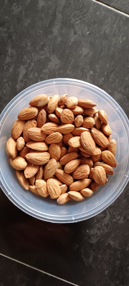 almonds — reference photograph